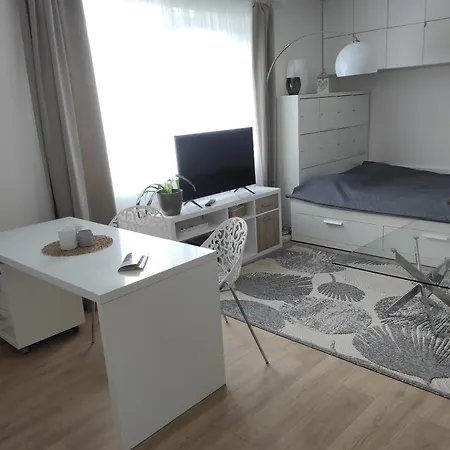 V Prizemi Rd - Terasa, Bazen, Zahrada Апартаменты