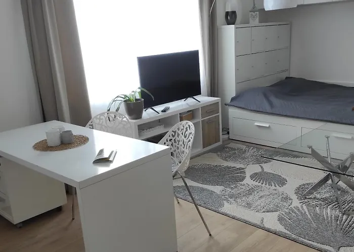 V Prizemi Rd - Terasa, Bazen, Zahrada Apartman
